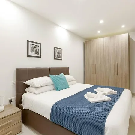 Stunning 3br Penthouse, Opposite The Harbour By 360 Estates * Pietà