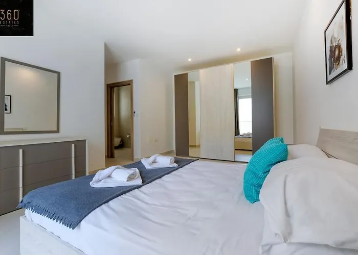 Stunning 3br Penthouse, Opposite The Harbour By 360 Estates